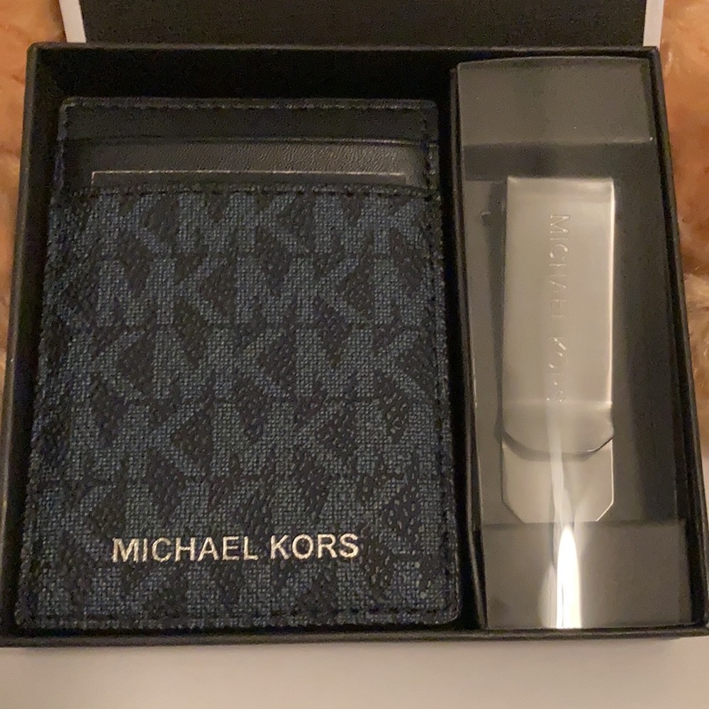 MICHAEL KORS Logo Card Case with Bill Clip - Picture 4 of 9